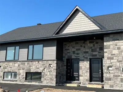 34 MCNAMARA Street, Petawawa, ON K8H 3N9