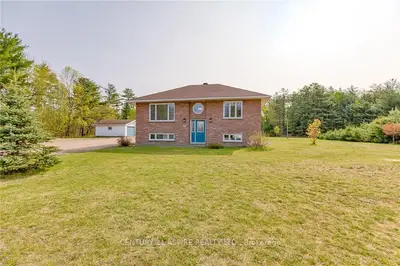 495 PORTAGE Road, Petawawa, ON K8H 2W8