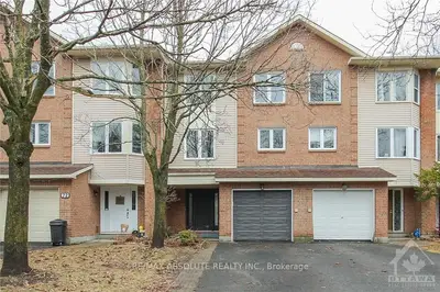 74 GLADECREST Court, South of Baseline to Knoxdale, ON K2H 9K1