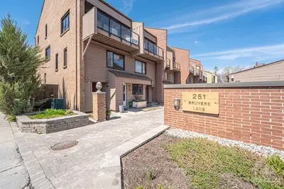 251 BRUYERE Street 6, Lower Town - Sandy Hill, ON K1N 5E5