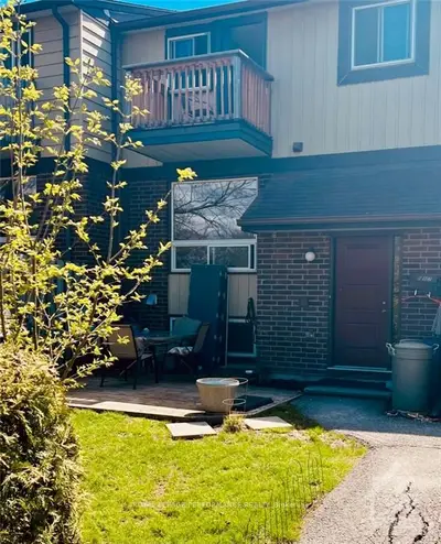 407 MONTFORT Street 8, Manor Park - Cardinal Glen and Area, ON K1L 8G8