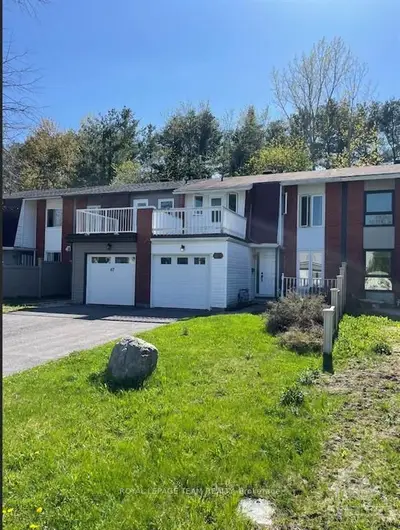 65 GRADY Crescent, South of Baseline to Knoxdale, ON K2H 5S2