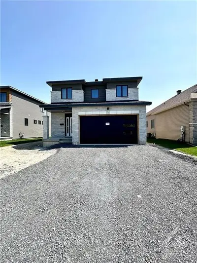744 NAMUR Street, Russell, ON K0A 1W0