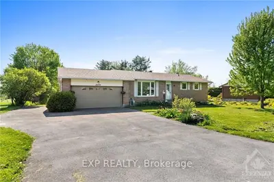 6480 DR BLAIR Crescent, Manotick - Kars - Rideau Twp and Area, ON K0A 2T0