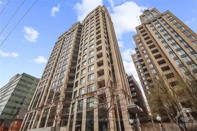 235 Kent Street 1906, Ottawa Centre, On K2p 1z9