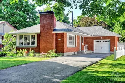 1538 CHOMLEY Crescent, Alta Vista and Area, ON K1G 0V8