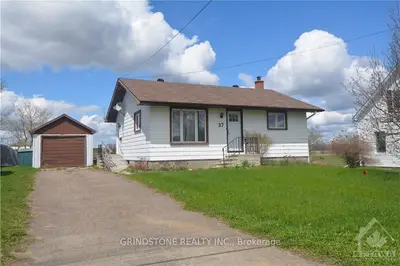 27 CAMERON Street, Whitewater Region, ON K0J 1C0