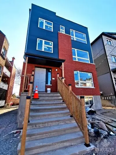 360 BRONSON Avenue, West Centre Town, ON K1R 6J3