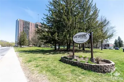 665 BATHGATE Drive 404, Overbrook - Castleheights and Area, ON K1K 3Y4