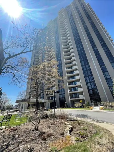 1025 RICHMOND Road 1503, Woodroffe, ON K2B 8G8