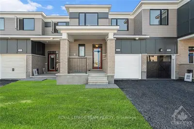 982 Fameflower Street, Barrhaven, ON K2J 7A1