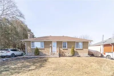 147 Oakridge Boulevard, Meadowlands - Crestview and Area, ON K2G 2V1