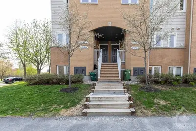 1094 GEORGETON, Manor Park - Cardinal Glen and Area, ON K1K 2W7