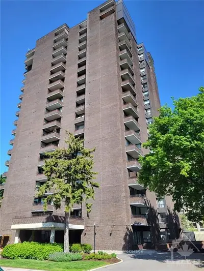 71 Somerset Street W 1901, Ottawa Centre, ON K2P 2G2