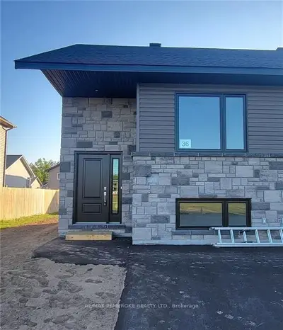 36 MCNAMARA Street, Petawawa, ON K8H 2N9
