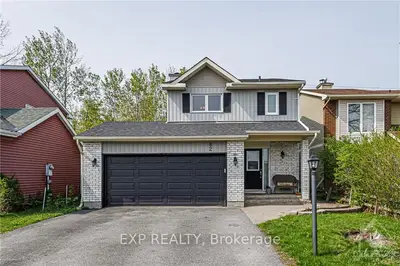 82 Fair Oaks Crescent, South Of Baseline To Knoxdale, On K2g 4w3