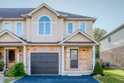 Att/Row/Townhouse in Kitchener