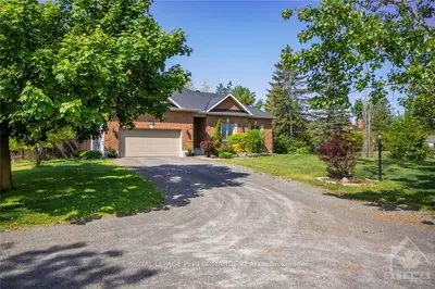 1970 STITTSVILLE MAIN Street, Stittsville - Munster - Richmond, ON K2S 1B8