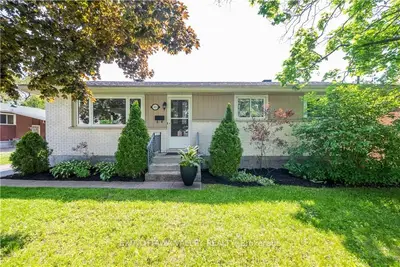 313 Patricia Avenue, Pembroke, On K8a 2c1