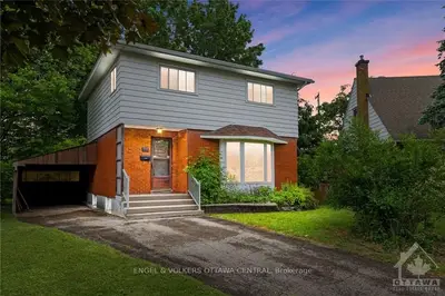 711 HALSTEAD Street, Elmvale Acres and Area, ON K1G 1M5
