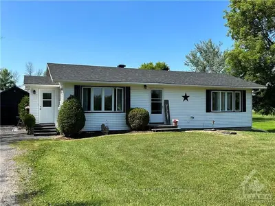 14381 DAFOE Road, South Stormont, ON K0C 1M0