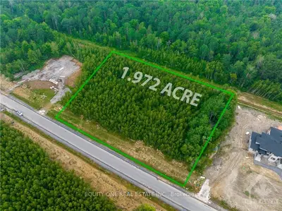 1049 GREEN JACKET Crescent, Greely - Metcalfe - Osgoode - Vernon and Area, ON K4M 1B2