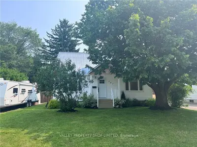 587 ROY Street W, Laurentian Valley, ON K8A 6R6