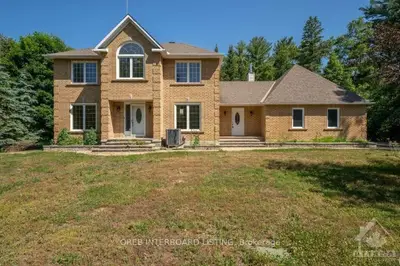 15 Links Drive, Stittsville - Munster - Richmond, ON K0A 1B0