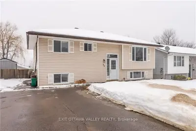 12 Woodland Crescent, Petawawa, On K8h 3n6
