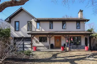 27 FARNHAM Crescent, Manor Park - Cardinal Glen and Area, ON K1K 0G1