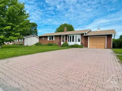 27 OAKVIEW Avenue, Meadowlands - Crestview and Area, ON K2G 2Z9