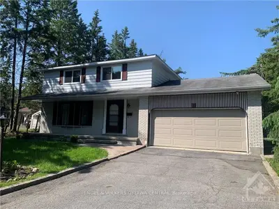 12 STEPHANIE Avenue, Country Place - Pineglen - Crestview and Area, ON K2E 7A9