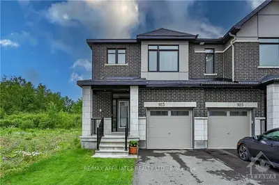 923 ALVAREZ Lane, Leitrim, ON K1T 0W2