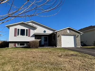 45 HIGHLAND PARK Drive, Petawawa, ON K8H 3S2