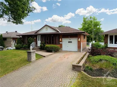 688 SANDRA Avenue, Elmvale Acres and Area, ON K1G 2Z8