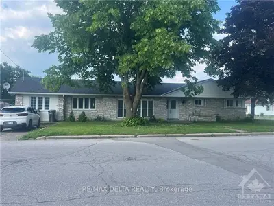 383 NELSON Street E, Hawkesbury, ON K6A 1M1