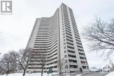 1171 AMBLESIDE Drive 1108, Woodroffe, ON K2B 8E1