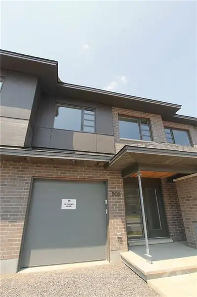 502 BORBRIDGE Avenue, Blossom Park - Airport and Area, ON K4M 0H9