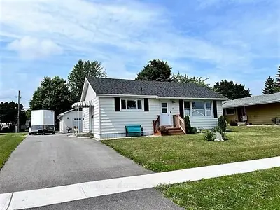 25 ST LAWRENCE Street, South Stormont, ON K0C 1M0
