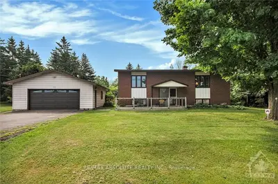 258 HERRICK Drive, Carp - Dunrobin - Huntley - Fitzroy and Area, ON K7S 3G7