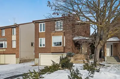 88 Gillespie Crescent, Hunt Club - Windsor Park Village And Area, On K1v 0j2