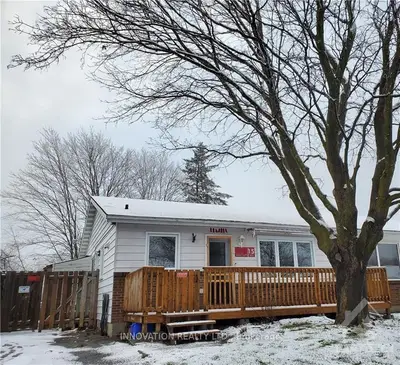 15 BINSCARTH Crescent, Kanata, ON K2L 1R9