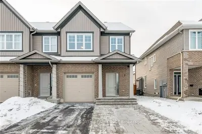 132 Eric Maloney Way, Blossom Park - Airport And Area, On K1t 0r1