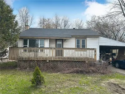 1068 PEMBROKE Street W, Pembroke, ON K8A 5R4
