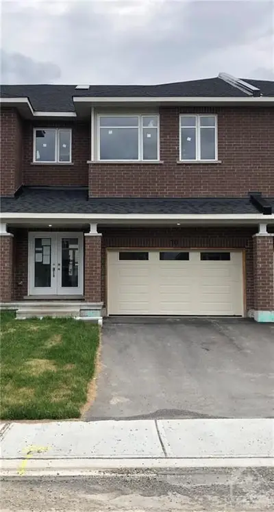 70 Eastwood Drive, Carleton Place, ON K7C 0C4
