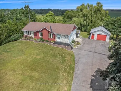 1575 COUNTY RD 12 Road, North Stormont, ON K0A 1R0