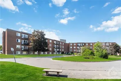 2041 ARROWSMITH 401C Drive, Beacon Hill North - South and Area, ON K1J 7V7