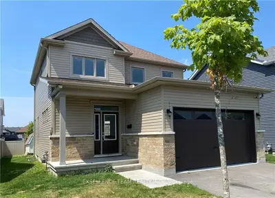 557 STRASBOURG Street, Russell, ON K0A 1W0