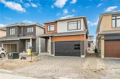 819 Snowdrop Crescent, Blossom Park - Airport And Area, On K1t 0x7