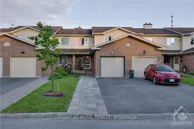 58 NEWPORT Crescent, Hunt Club - South Keys and Area, ON K1T 3M3